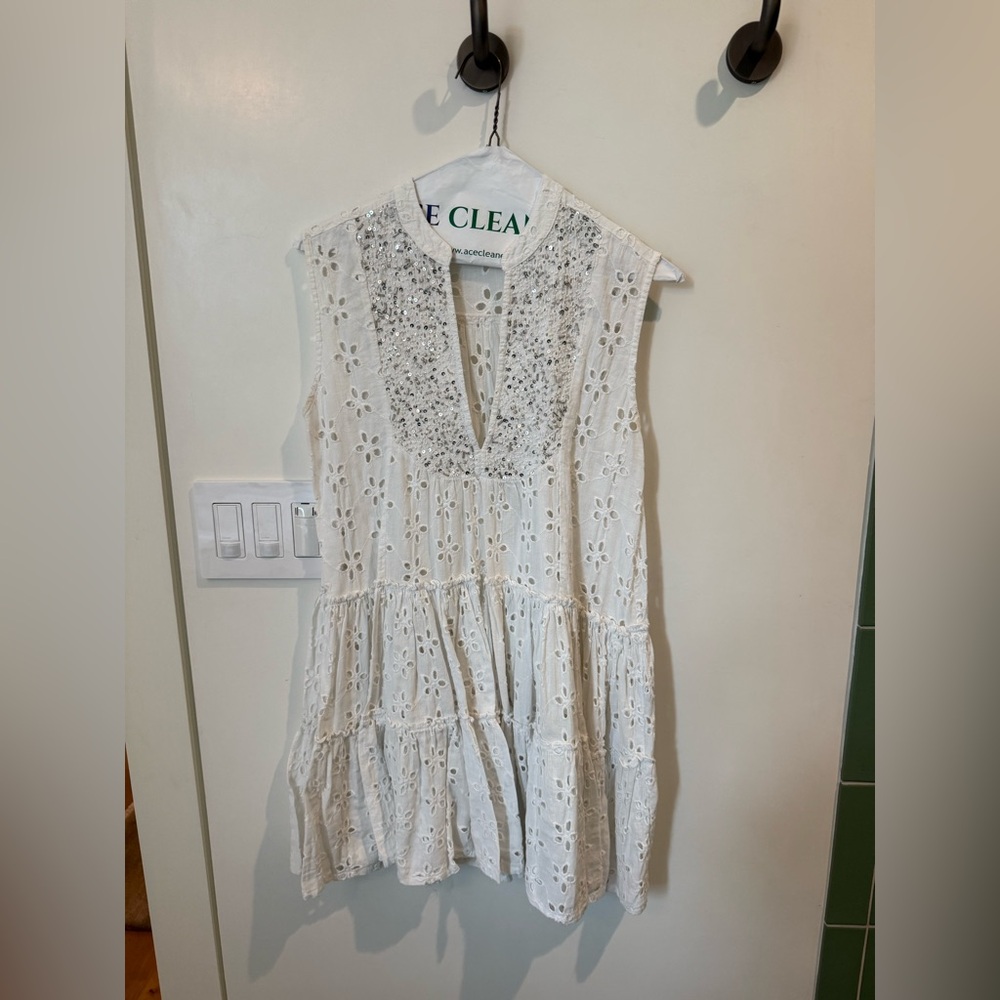 Lace-Trimmed White Sleeveless Blouse